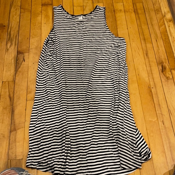Old Navy Dresses & Skirts - Old Navy Swing Dress